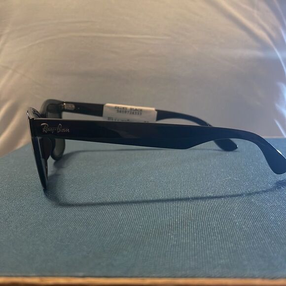 NWT ray ban beautiful stylish sunshades - Picture 3 of 3